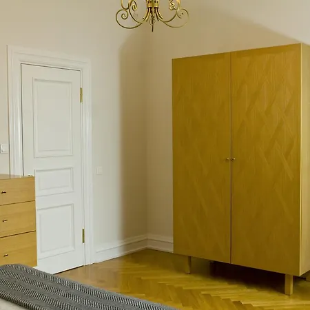Rentapartments - Garden De Luxe Apartment