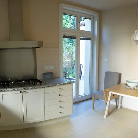 Rentapartments - Garden De Luxe Apartment *